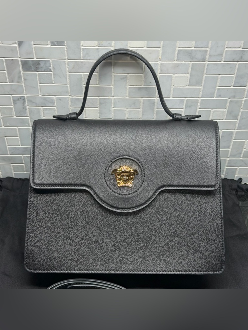 Versace Medium Vitello Leather Medusa Top Handle Bag Black Gold Crossbody Strap - Picture 2 of 15